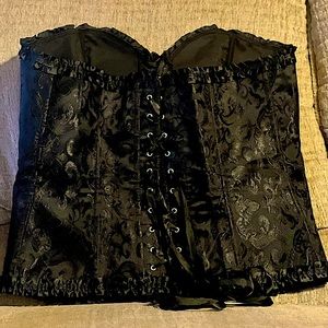 Zhitunemi Corset. Perfect for casual wear or costume wear. Brand new.